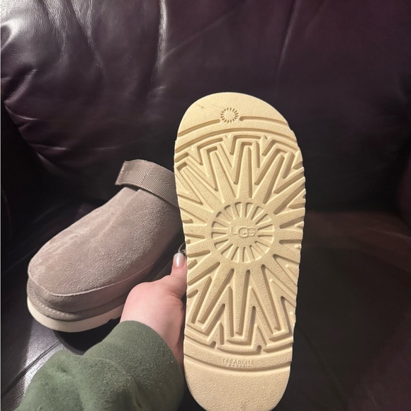 UGG Women's Platform Shoes in Brown and Cream - Picture 2 of 2